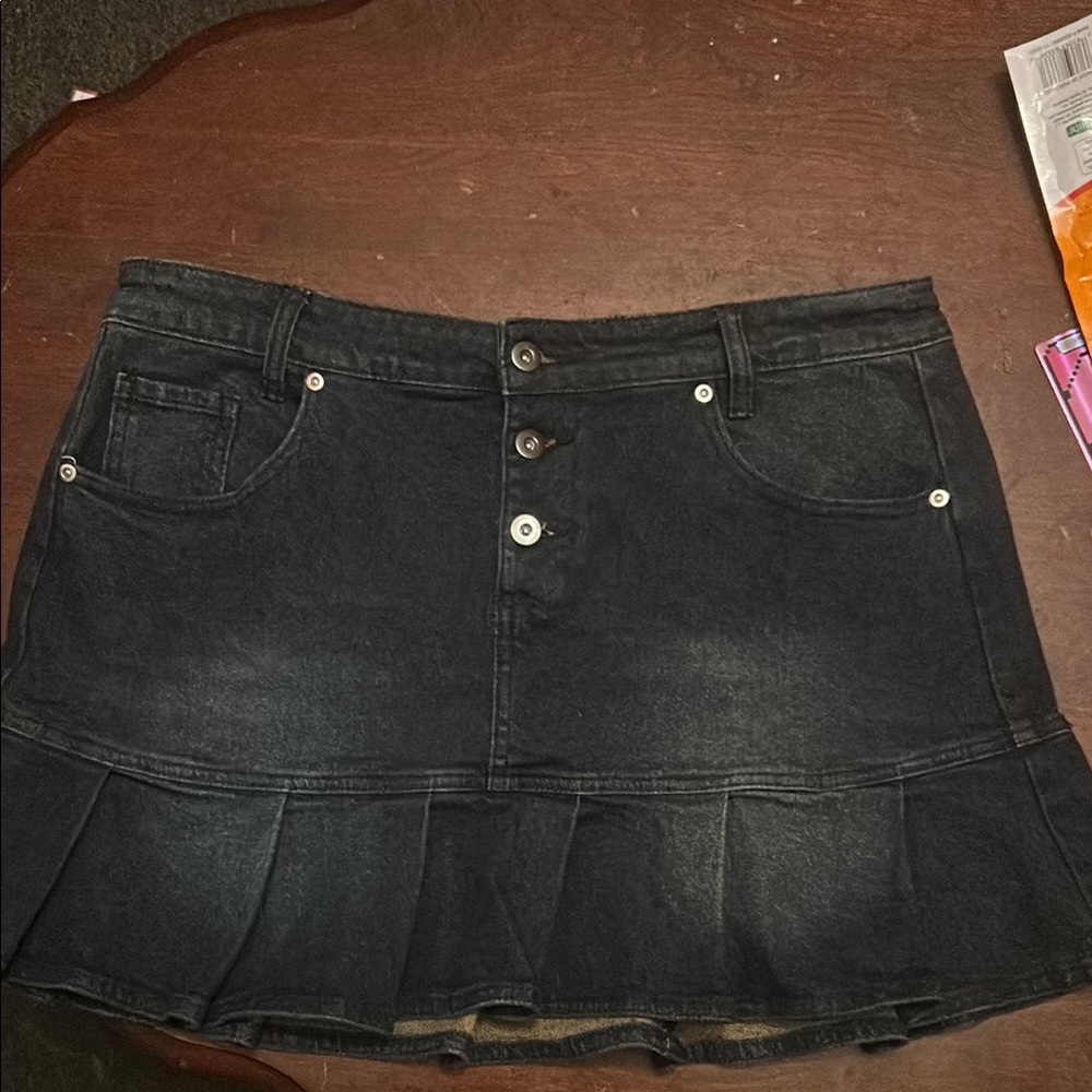 Black Skater Mini Skirt with Pleated Design